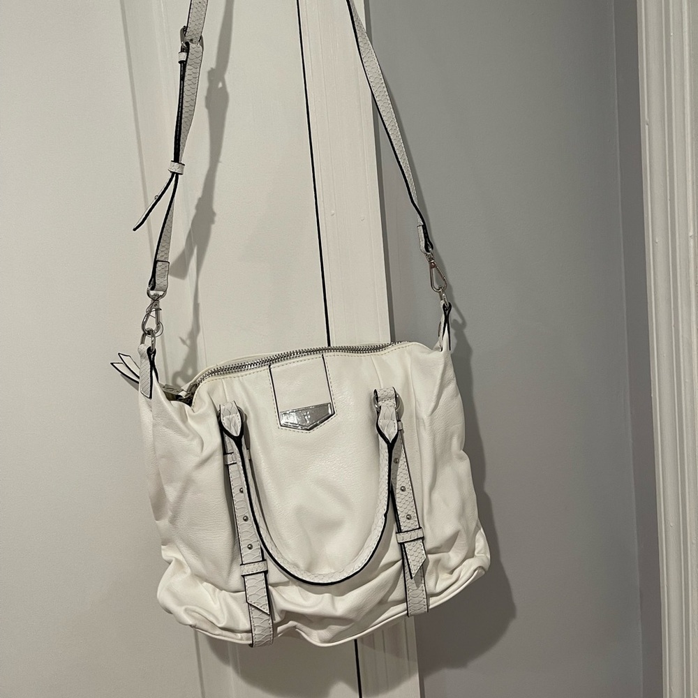 Vera Wang White Leather Shoulder Bag with Adjustable Strap